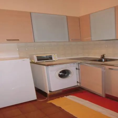 Comfortable Flat Near The Sea With Garden Lägenhet *