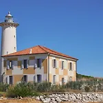 Comfortable Flat Near The Sea With Garden Apartment