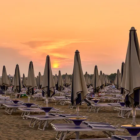 Comfortable Flat Near The Sea For Six Guests Appartement Bibione