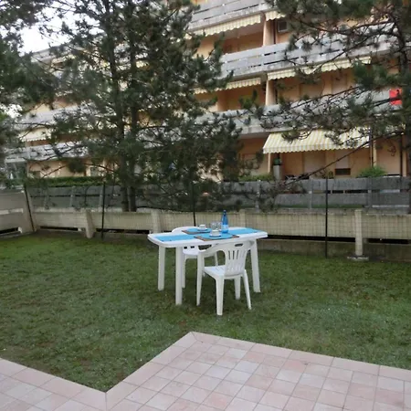 Comfortable Flat Near The Sea With Garden *