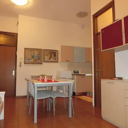 Lejlighed Comfortable Flat Near The Sea For Six Guests