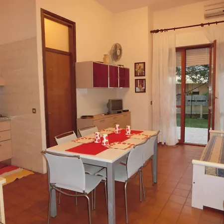 Lejlighed Comfortable Flat Near The Sea For Six Guests