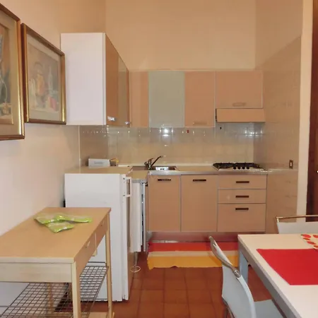 Comfortable Flat Near The Sea For Six Guests