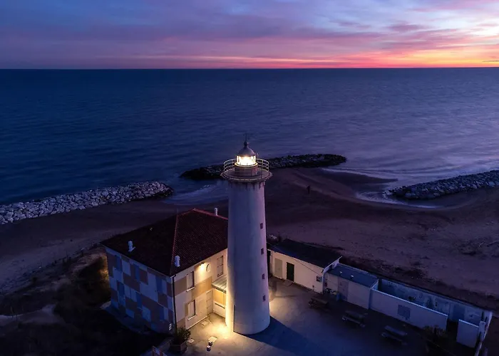 Comfortable Flat Near The Sea With Garden * 비비오네
