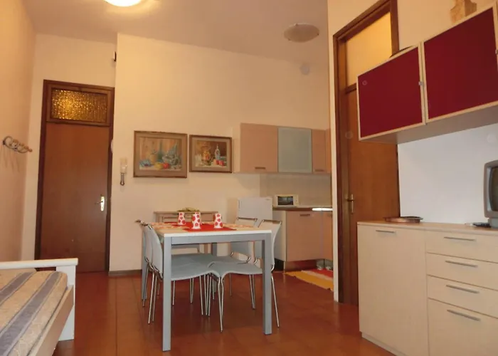 Comfortable Flat Near The Sea With Garden Bibione