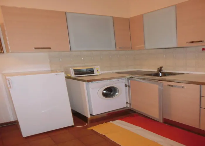 Comfortable Flat Near The Sea With Garden 아파트 *